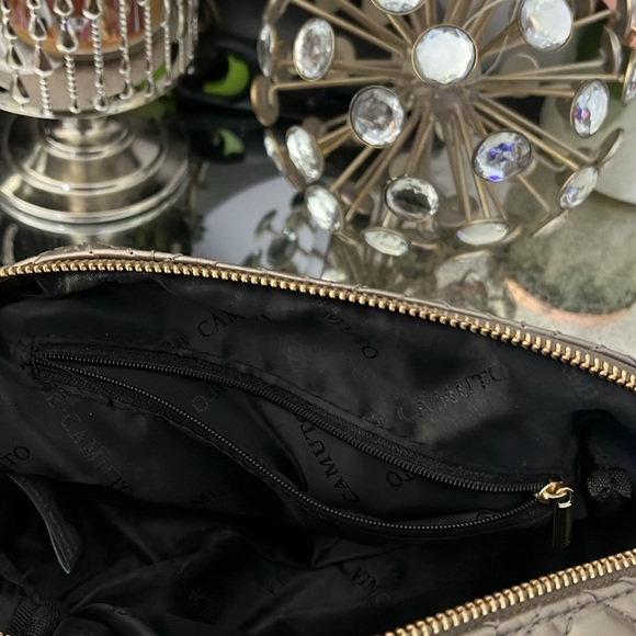 Vince Camino Gold makeup bag - Picture 5 of 7